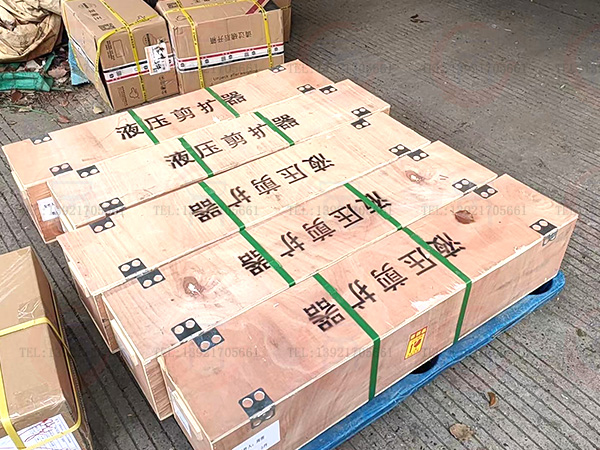 液壓剪擴(kuò)器發(fā)貨現(xiàn)場.jpg